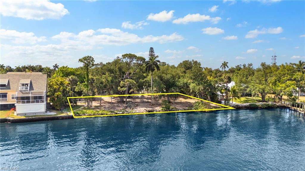 HENDRY ESTATES - Land