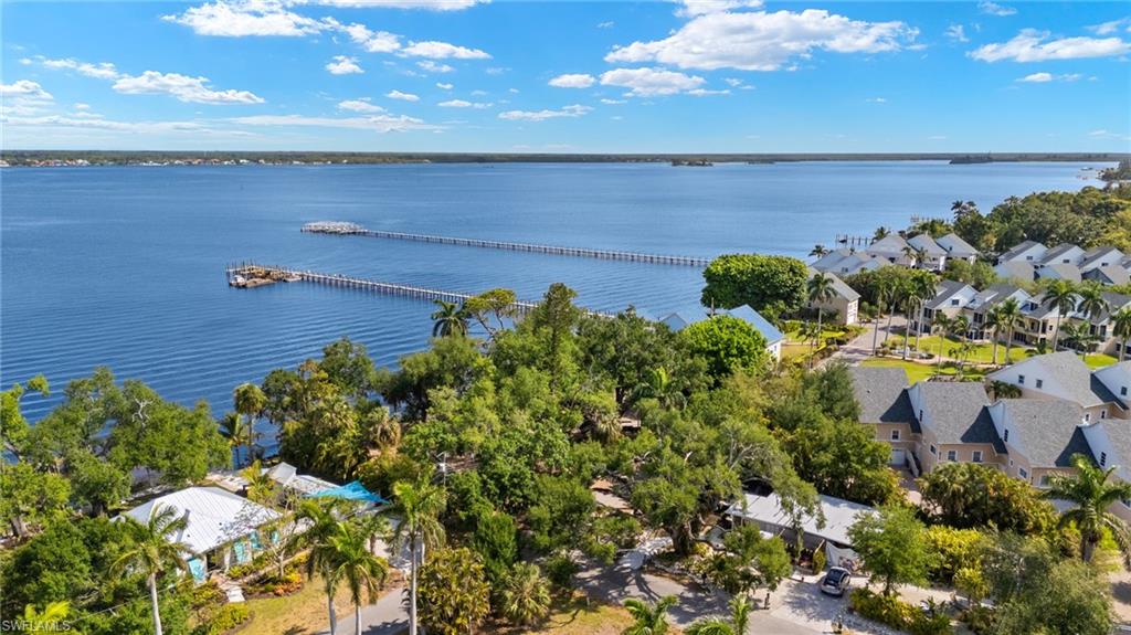 HENDRY ESTATES - Land