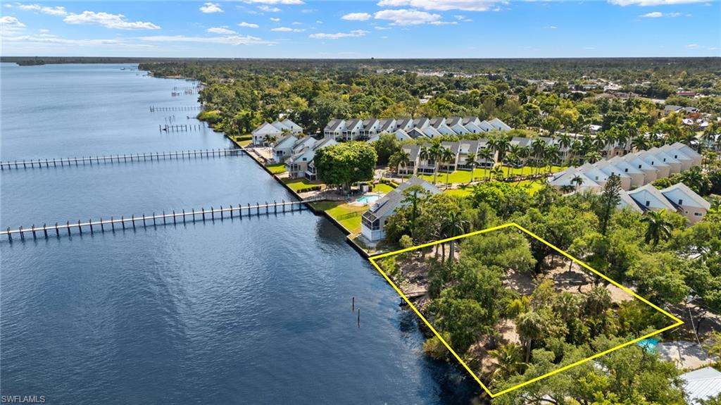 HENDRY ESTATES - Land