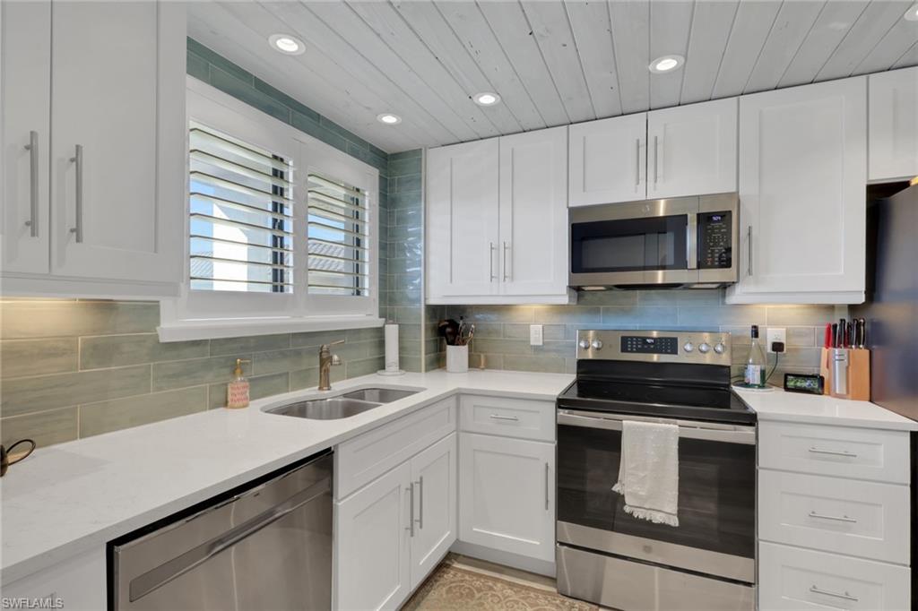 CENTRE COURT CONDO - Residential