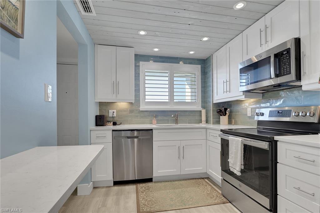 CENTRE COURT CONDO - Residential