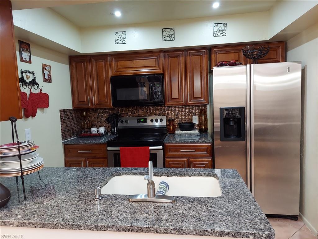 SAN CARLOS PARK - Residential