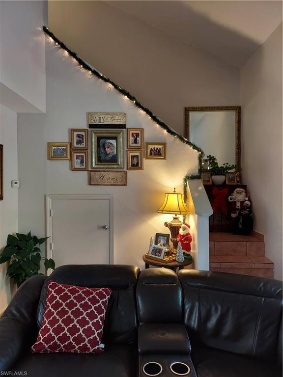 SAN CARLOS PARK - Residential