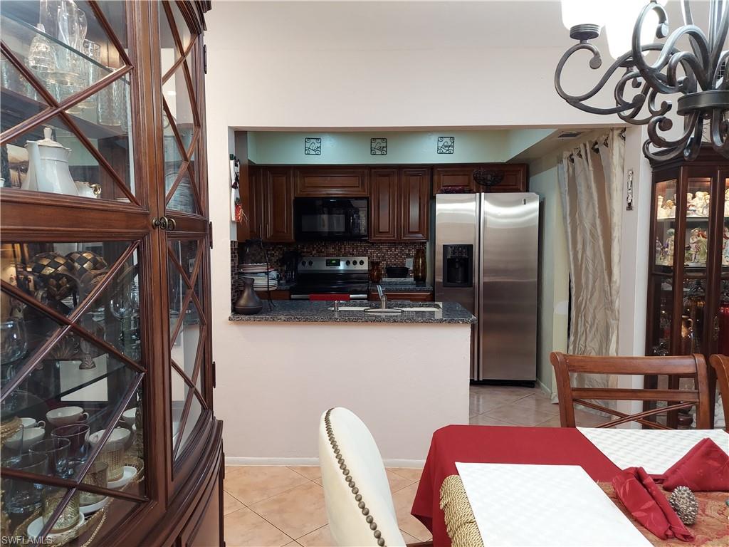 SAN CARLOS PARK - Residential