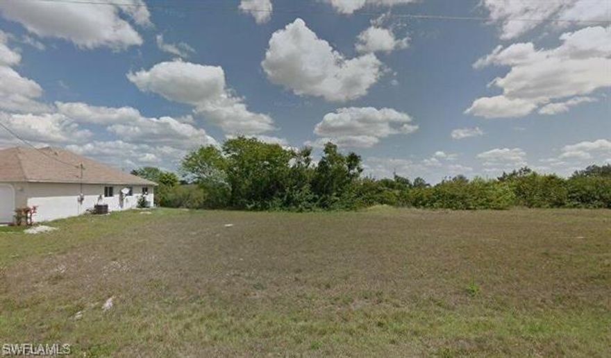 This freshwater vacant residential lot is ready for a new owner. Eastern exposure. Build your dream home here! Up and coming area with much newer built homes.