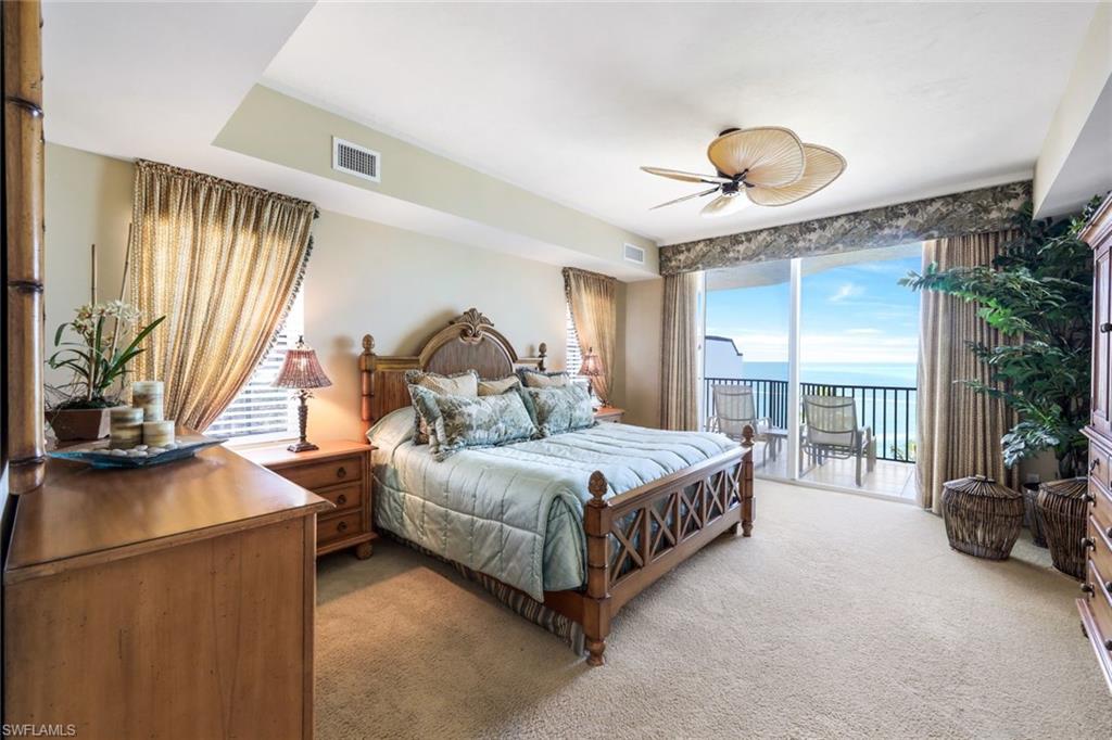 TWIN DOLPHINS - Residential