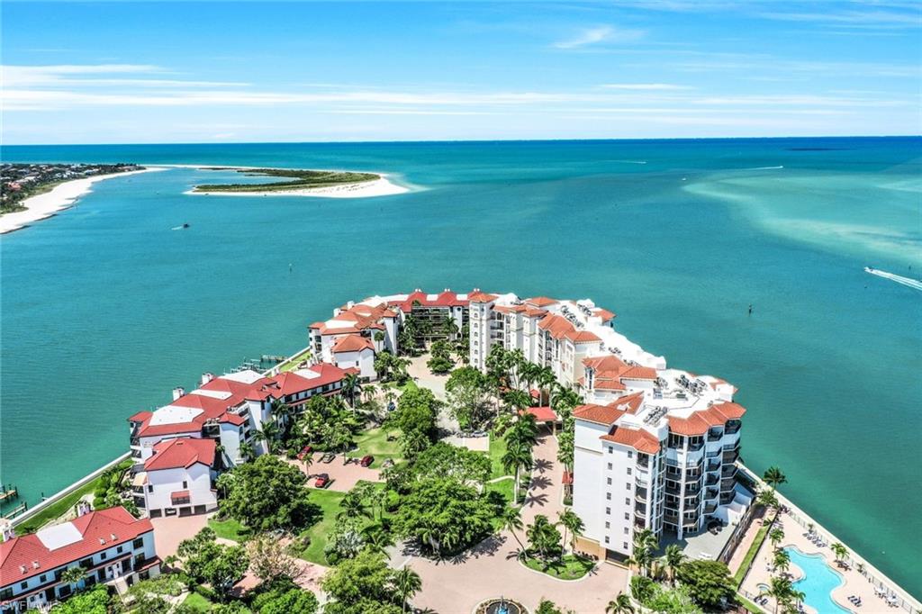 TWIN DOLPHINS - Residential