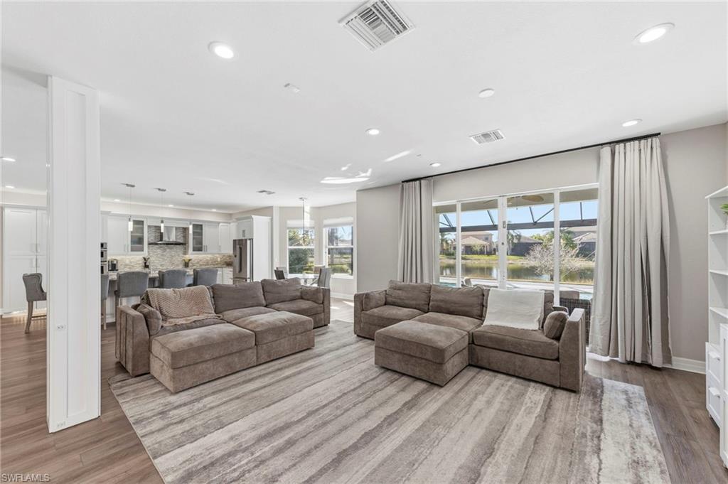 BOTANICA LAKES - Residential