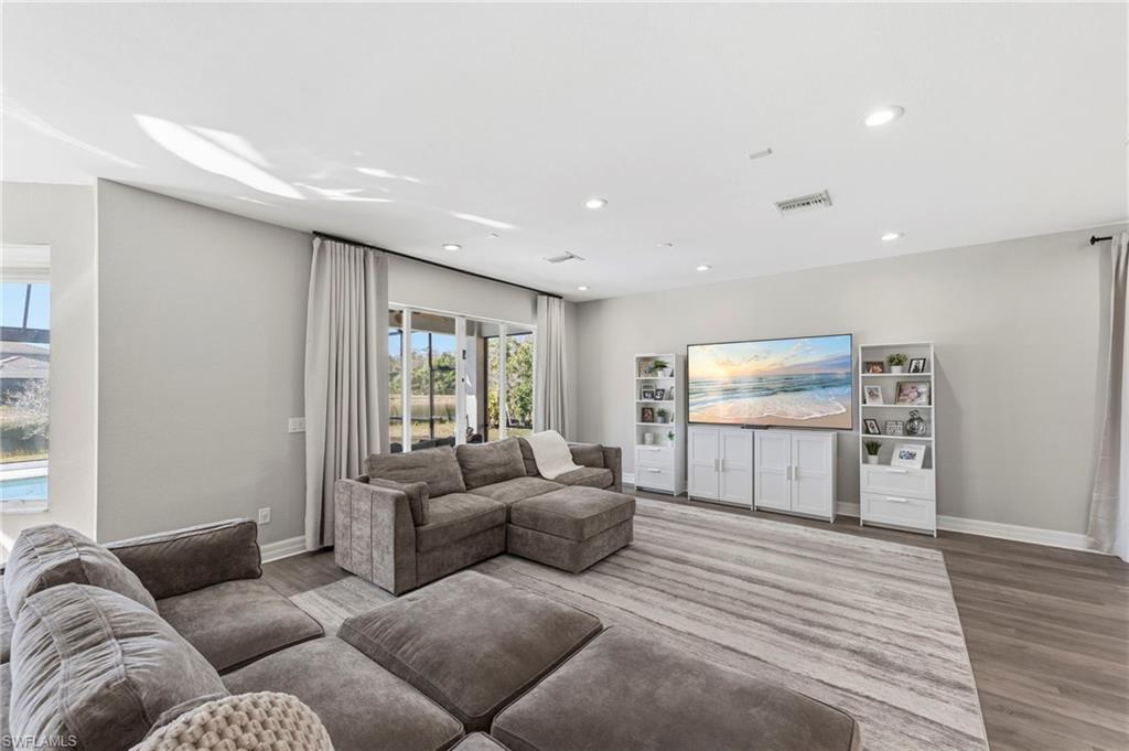 BOTANICA LAKES - Residential