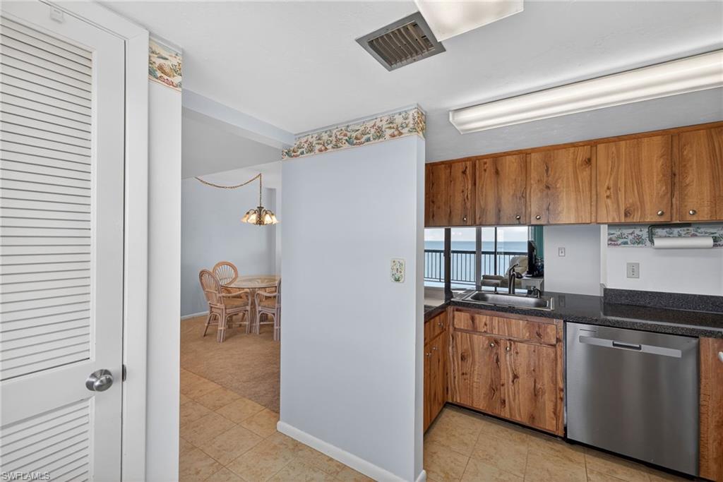 AMBASSADOR CONDO - Residential