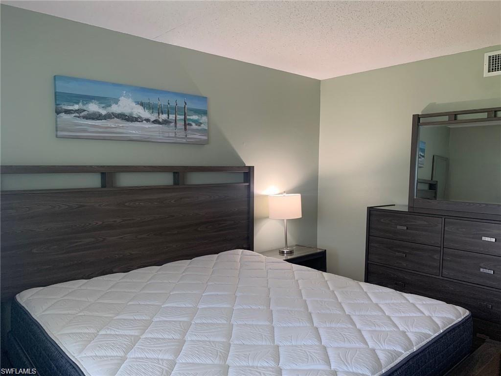 SEVEN LAKES - Residential Lease