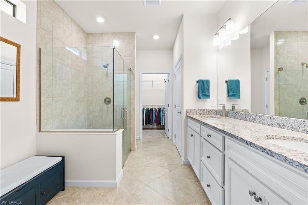 COUNTRY CLUB - Residential