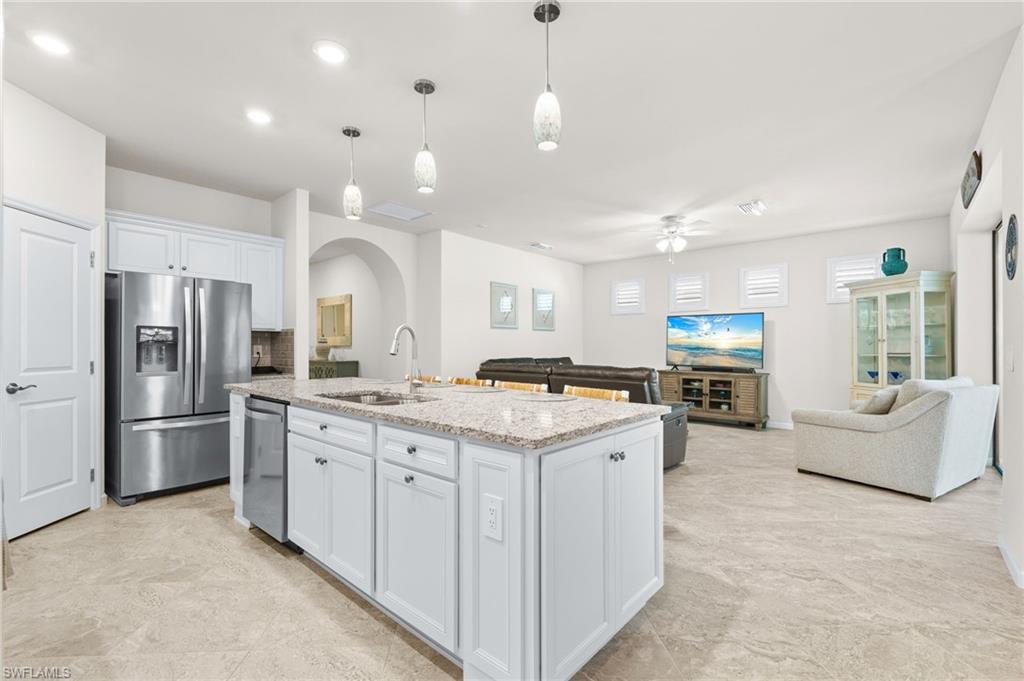 COUNTRY CLUB - Residential