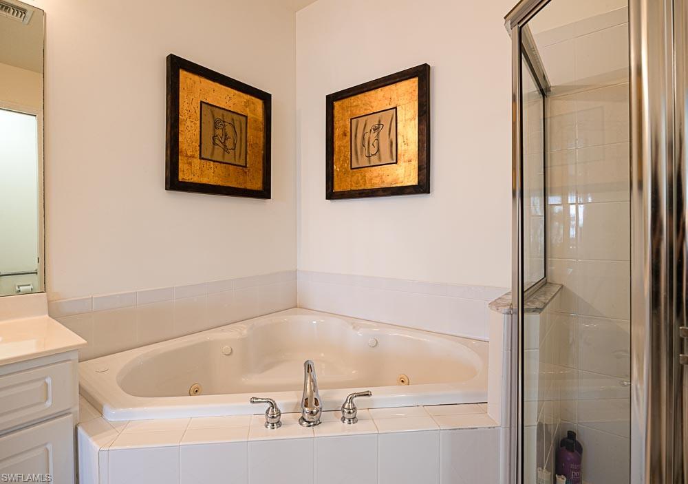 PARADISE POINTE II - Residential