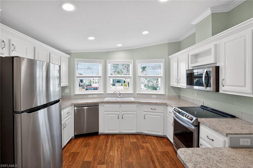 RIVIERA COLONY - Residential