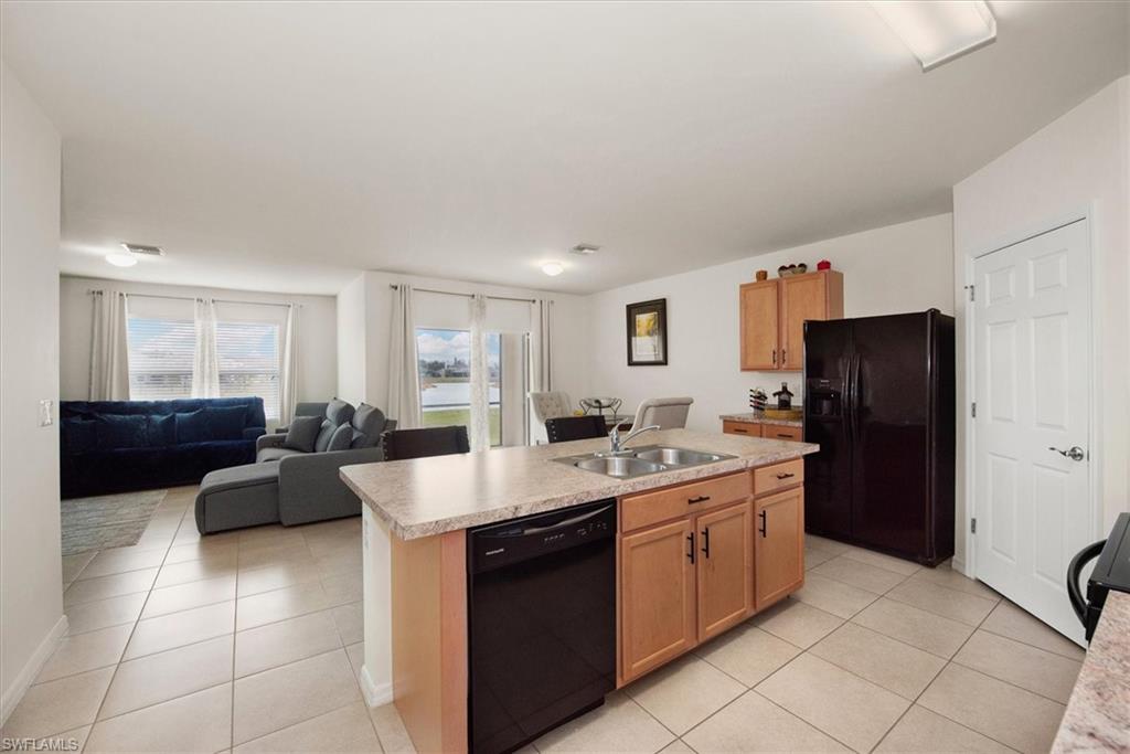 TOWN LAKES - Residential