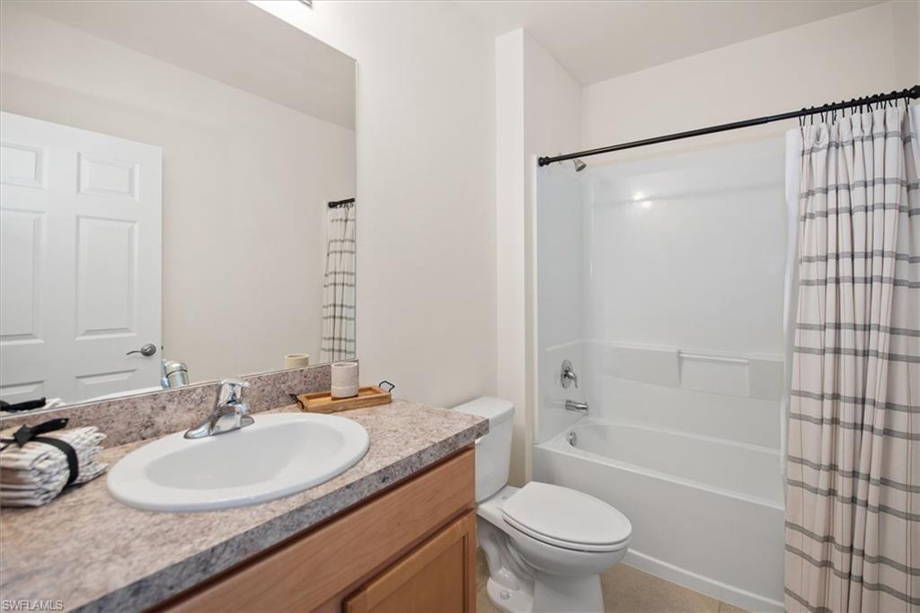 TOWN LAKES - Residential