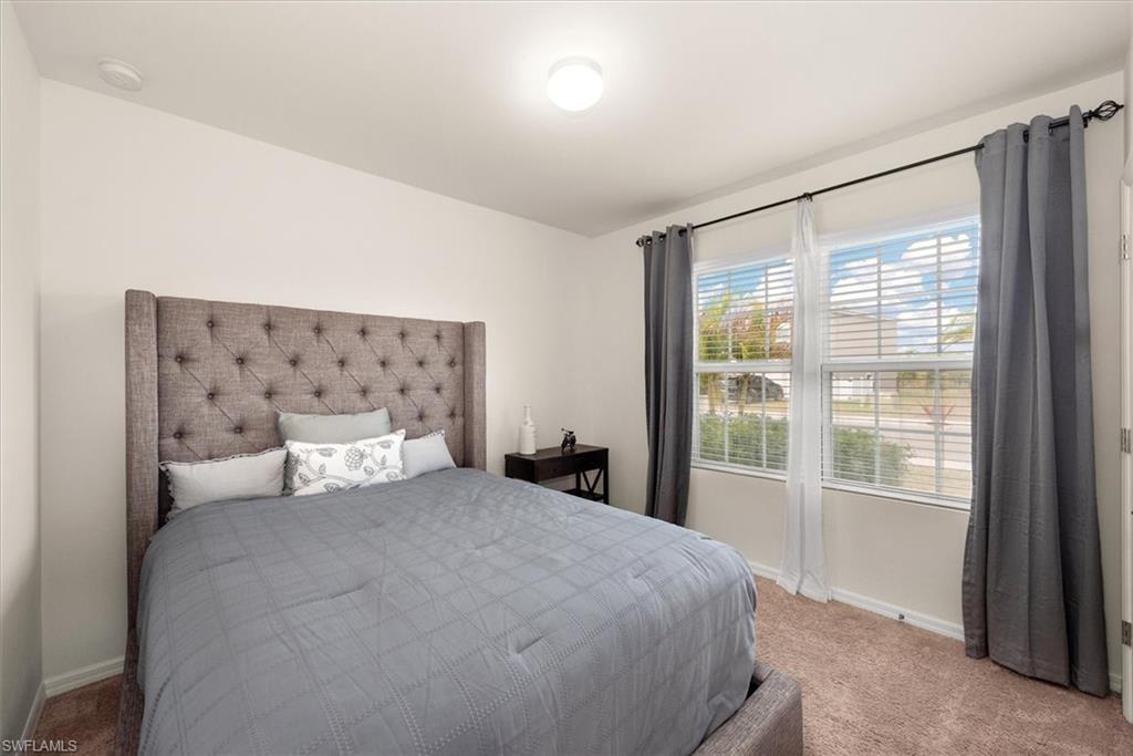 TOWN LAKES - Residential