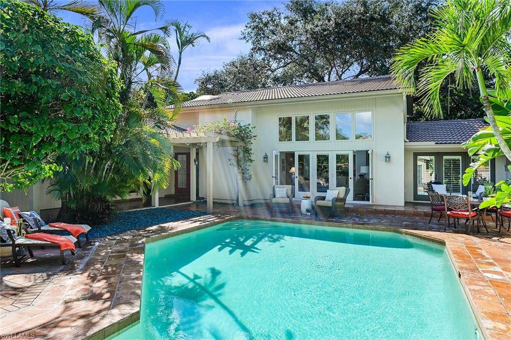 PELICAN BAY WOODS - Residential