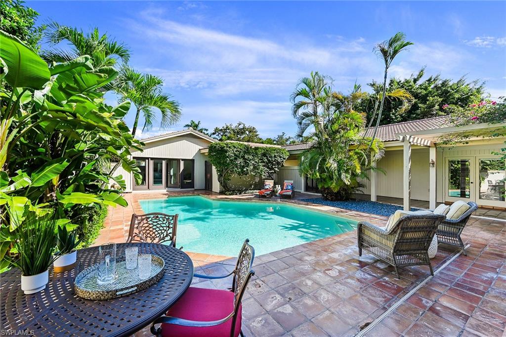 PELICAN BAY WOODS - Residential