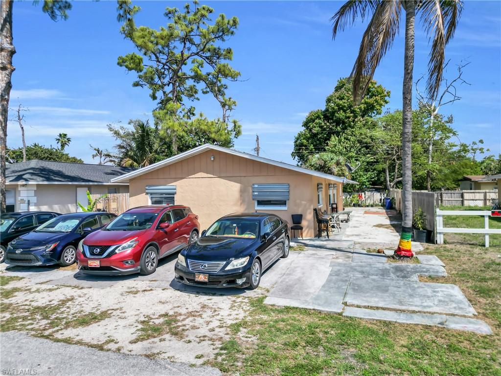 PINE MANOR - Residential