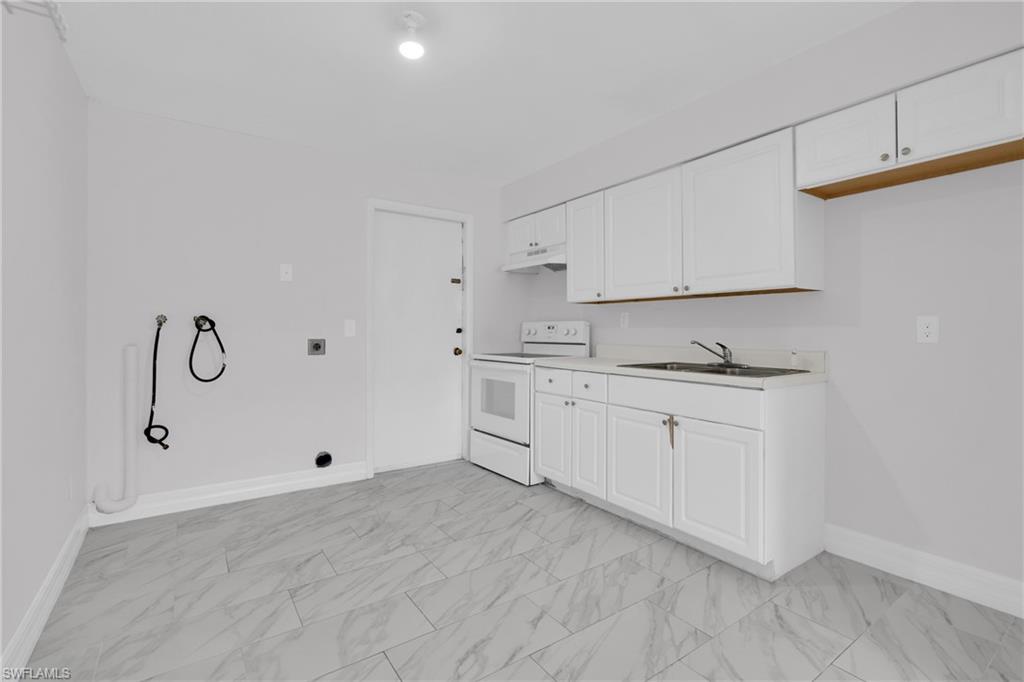 PINE MANOR - Residential