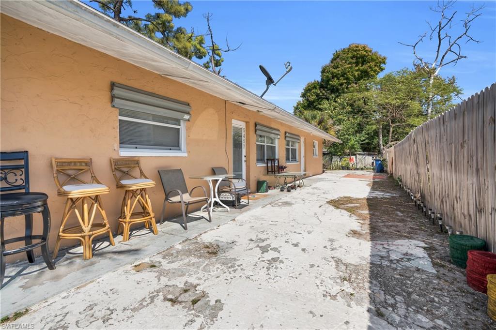 PINE MANOR - Residential