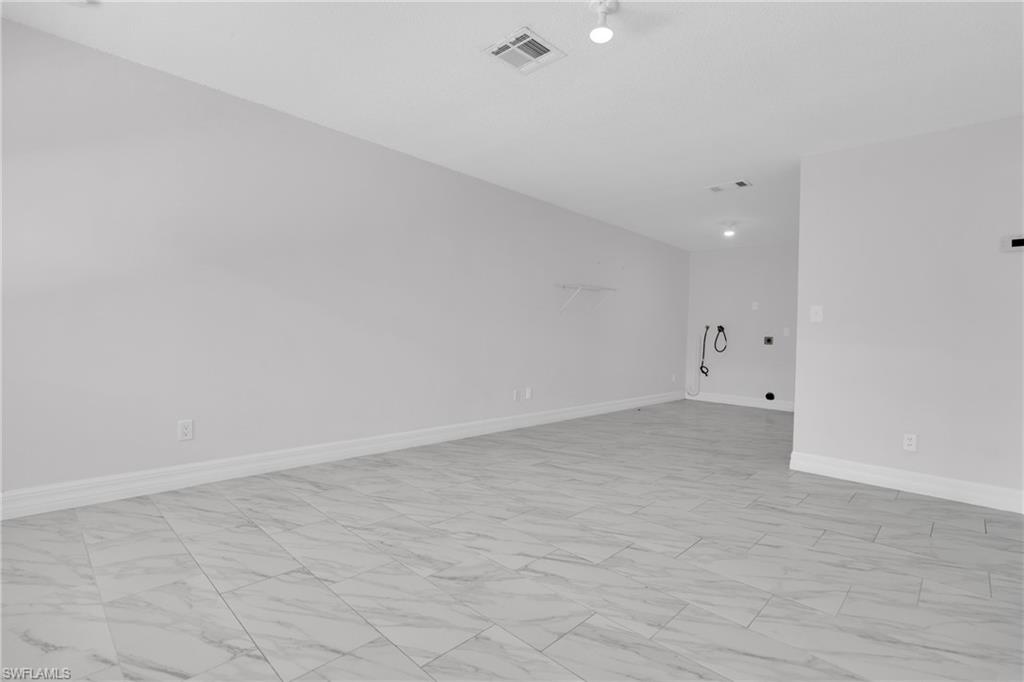 PINE MANOR - Residential