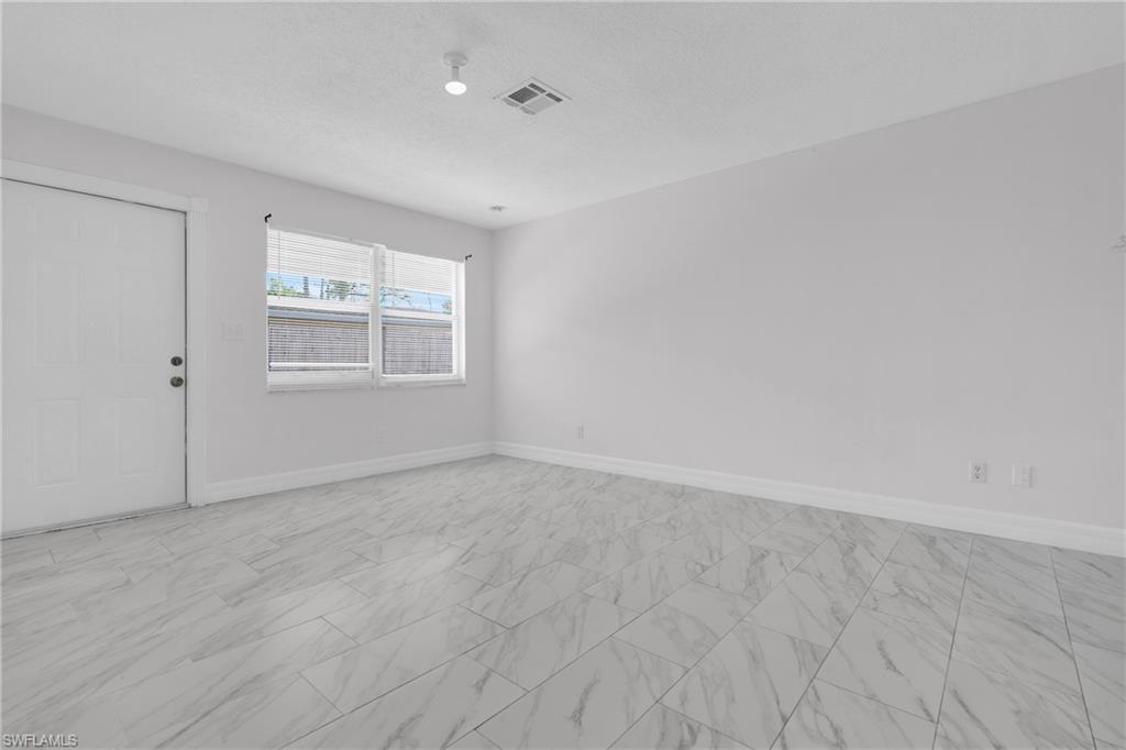 PINE MANOR - Residential