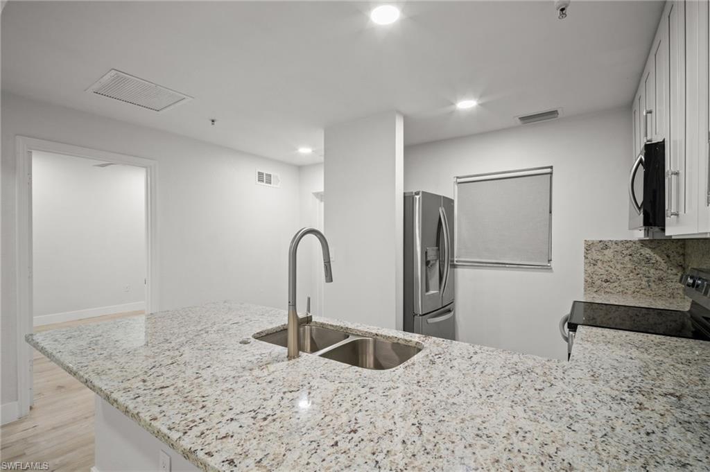 BOTANICAL PLACE - Residential Lease