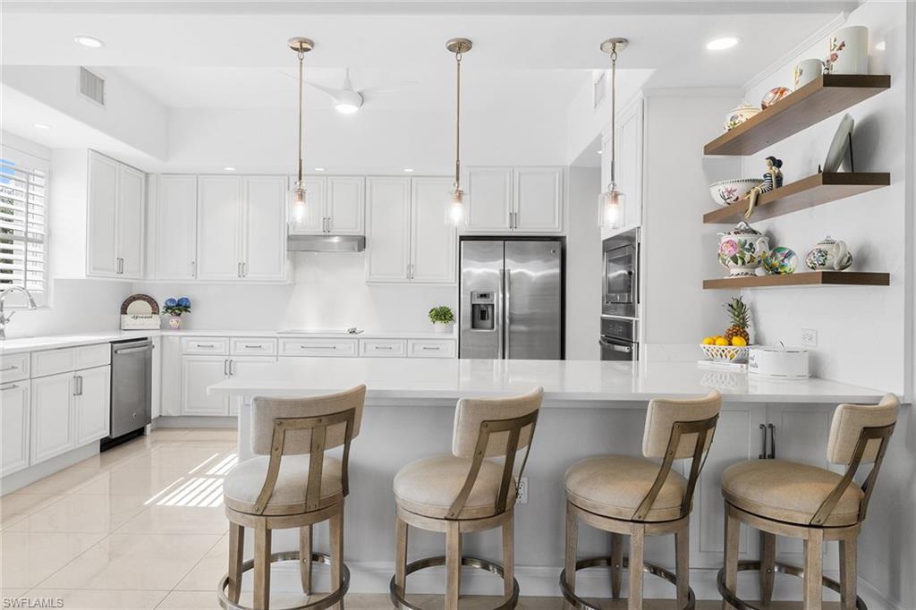 583 Avellino Isles CIR 202