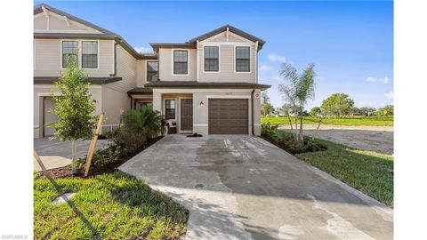 Townhouse in NORTH FORT MYERS FL 4282 Cirella CT.jpg