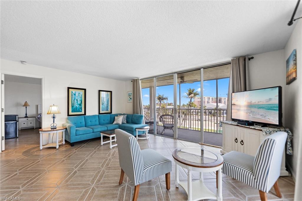 CRECIENTE CONDO EAST - Residential
