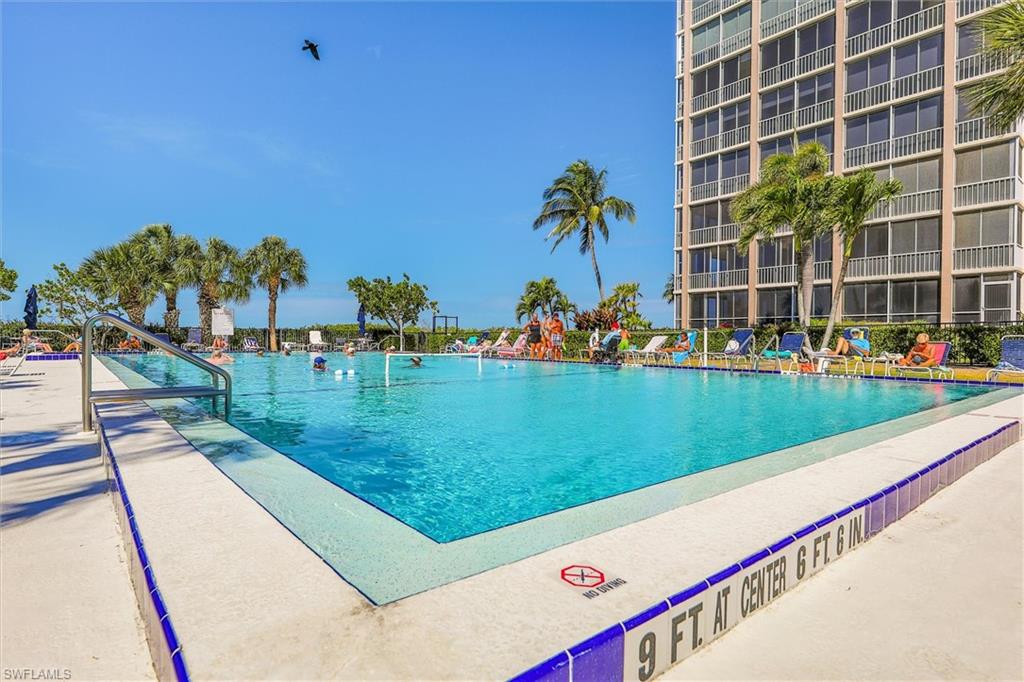 CRECIENTE CONDO EAST - Residential