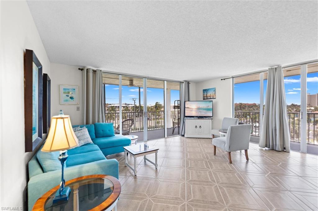 CRECIENTE CONDO EAST - Residential