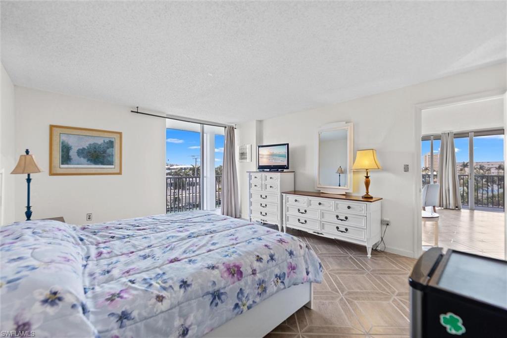 CRECIENTE CONDO EAST - Residential