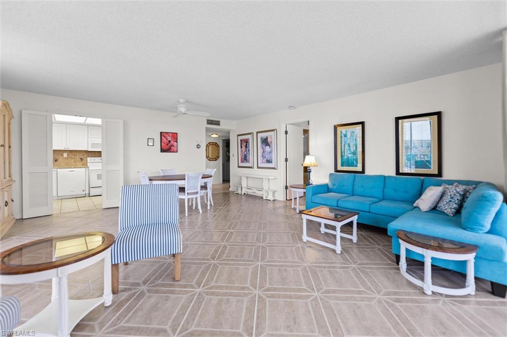 CRECIENTE CONDO EAST - Residential