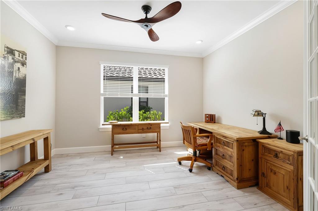 ESPLANADE LAKE CLUB - Residential