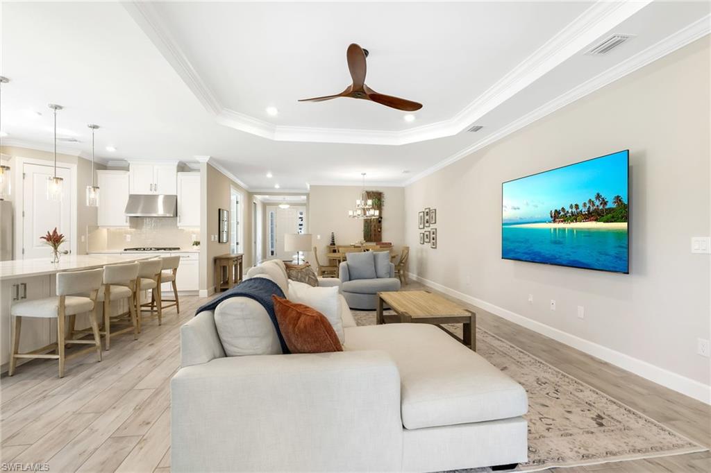 ESPLANADE LAKE CLUB - Residential