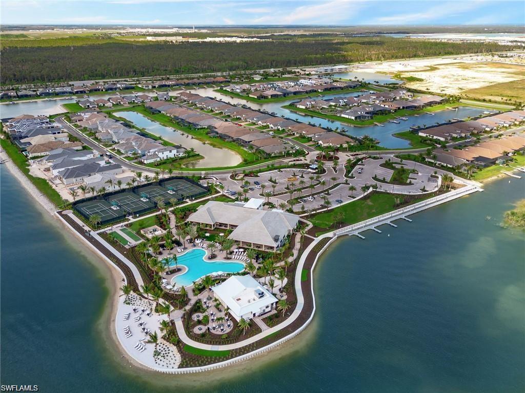 ESPLANADE LAKE CLUB - Residential