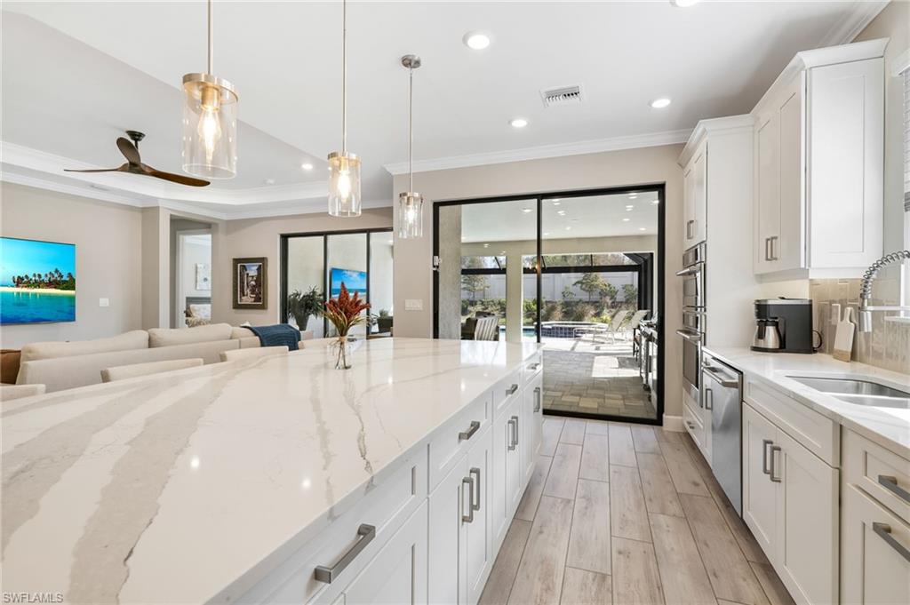 ESPLANADE LAKE CLUB - Residential