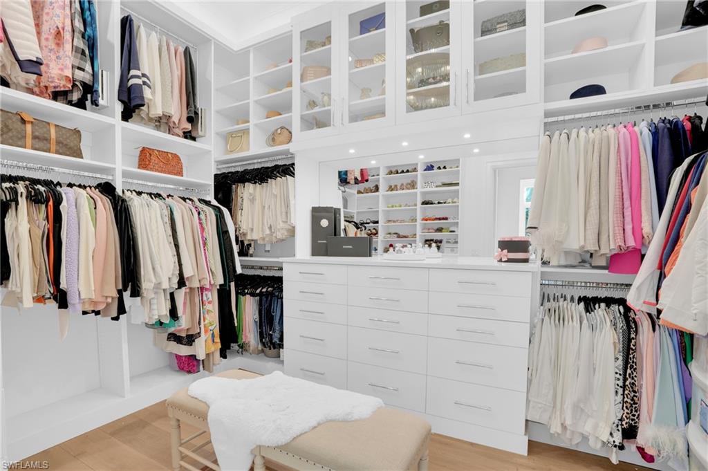 MOORINGS - Residential