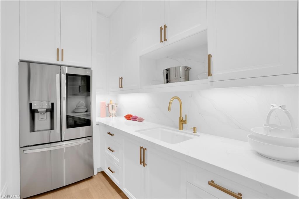 MOORINGS - Residential