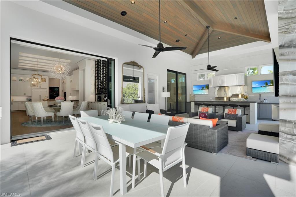 MOORINGS - Residential