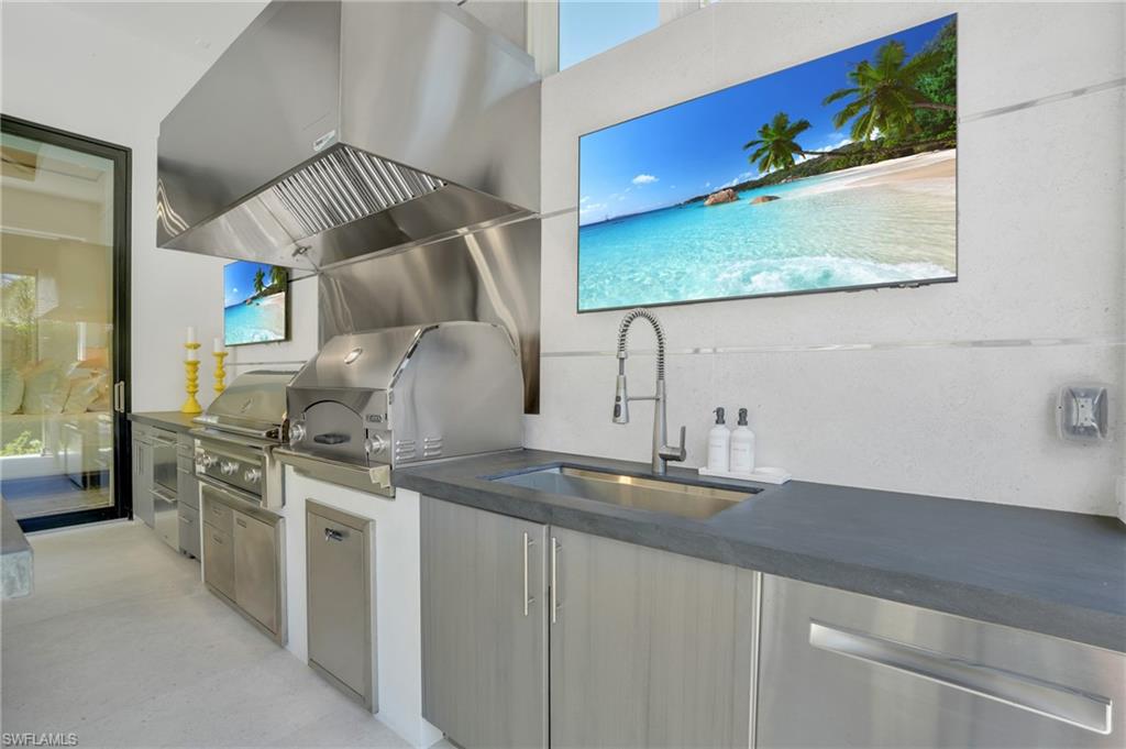 MOORINGS - Residential