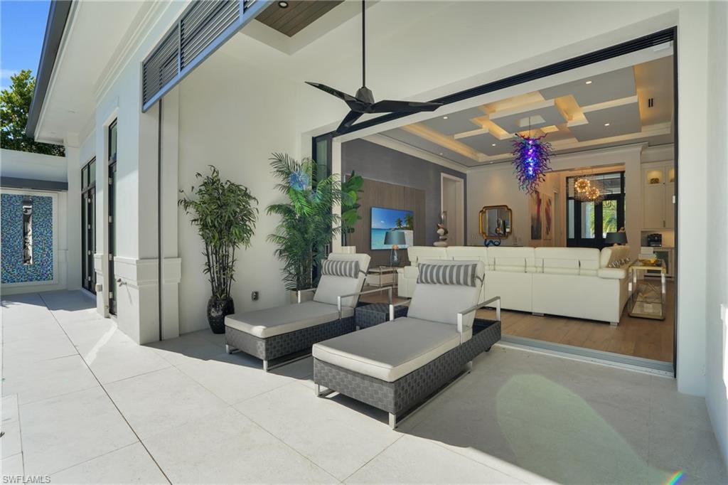 MOORINGS - Residential