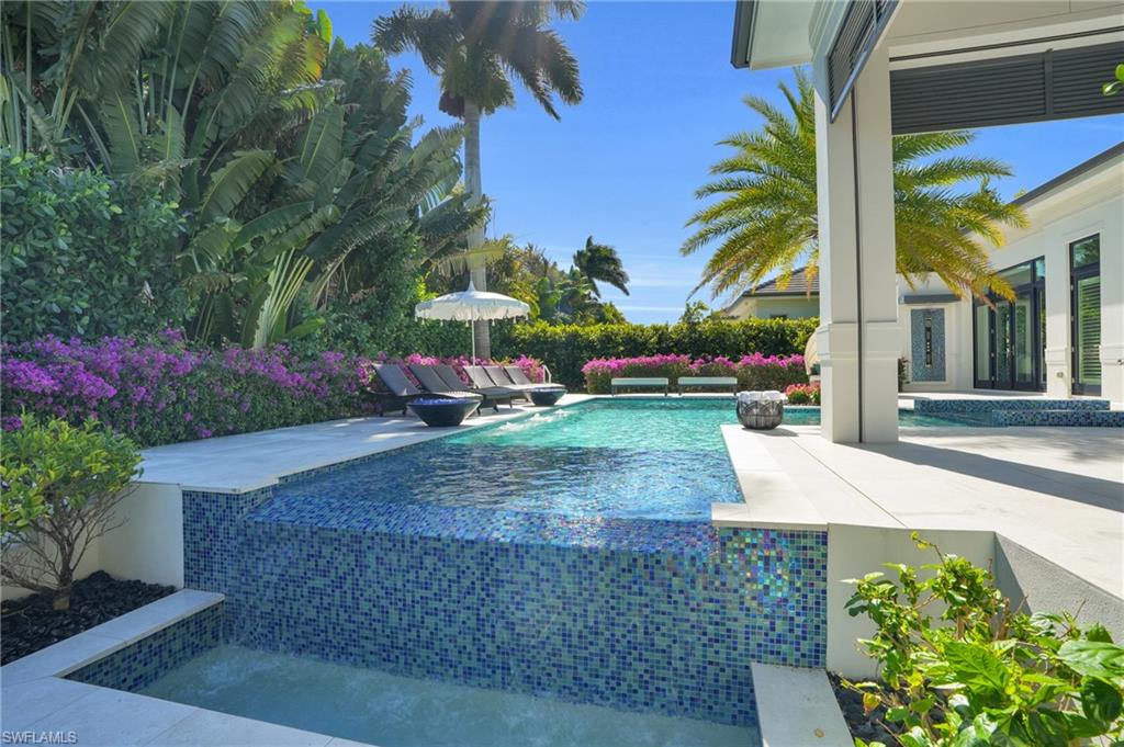 MOORINGS - Residential