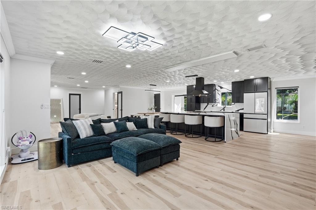 SEMINOLE ESTATES - Residential