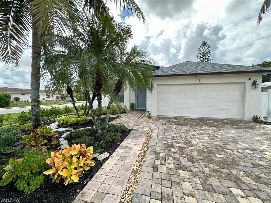 NAPLES PARK - Residential