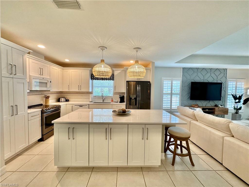 NAPLES PARK - Residential